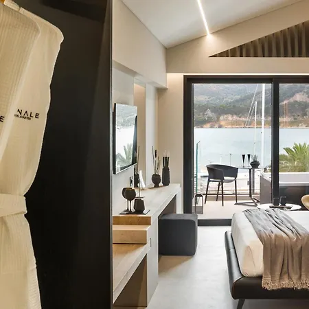 Отель Canale & 4*