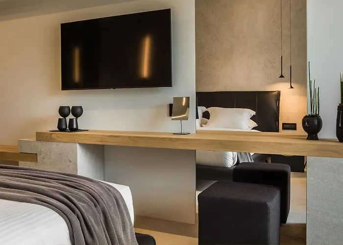 Canale & Otel Argostolion