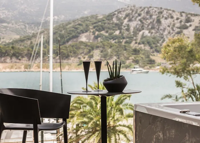 Canale & Otel Argostolion