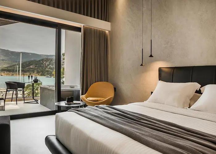 Canale & Otel Argostolion